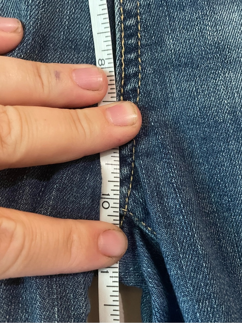 Levi Signature | Mid Rise Capris - Picture 6 of 10